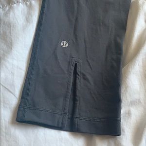 Lululemon yoga pants/ cropped leggings